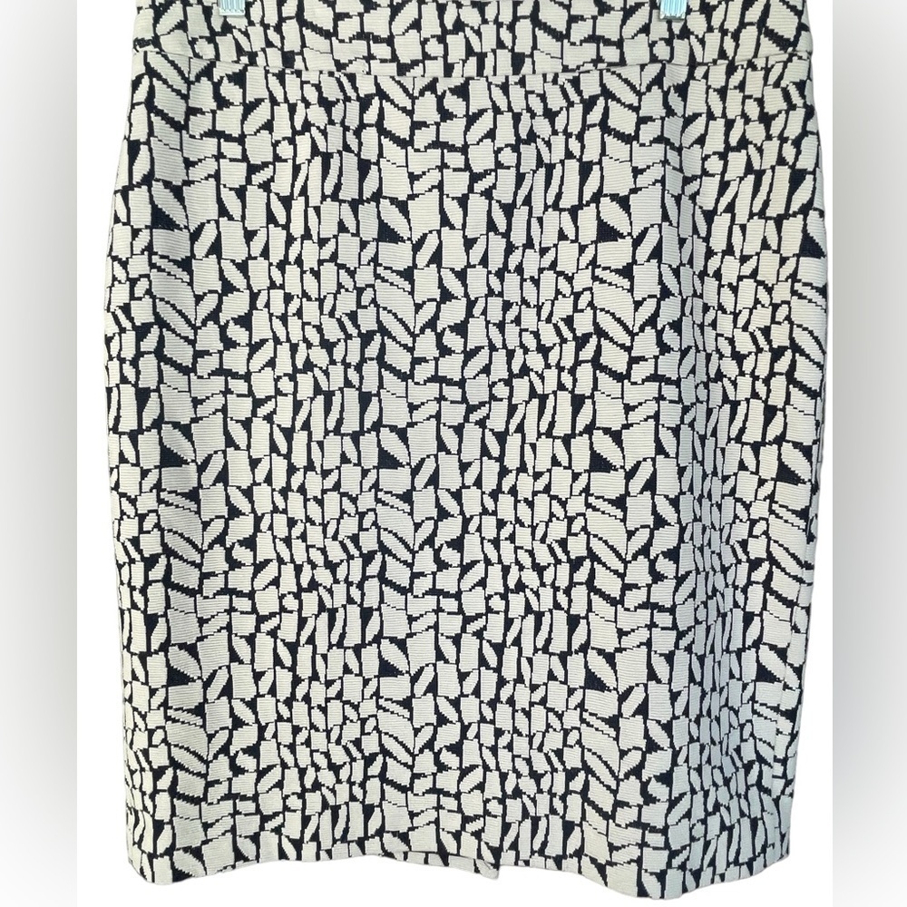 🔥💙Beautiful Ann Taylor size 14 navy & white skirt.  Gorgeous!